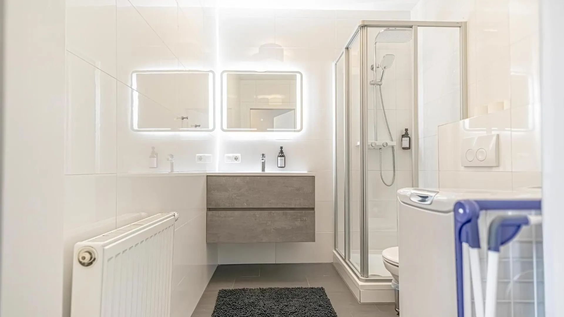 Chic 1Br & 1Lr Apt Only 9 Min To City Center, King Bed, Metro Access Wiedeń Austria
